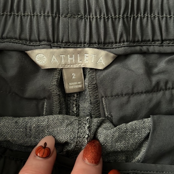 Athleta linen shorts, gray, 3” inseam; size 2 - Picture 3 of 3